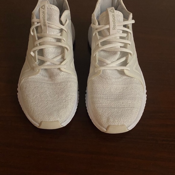 New Reebok trainers size 10 - Picture 3 of 4